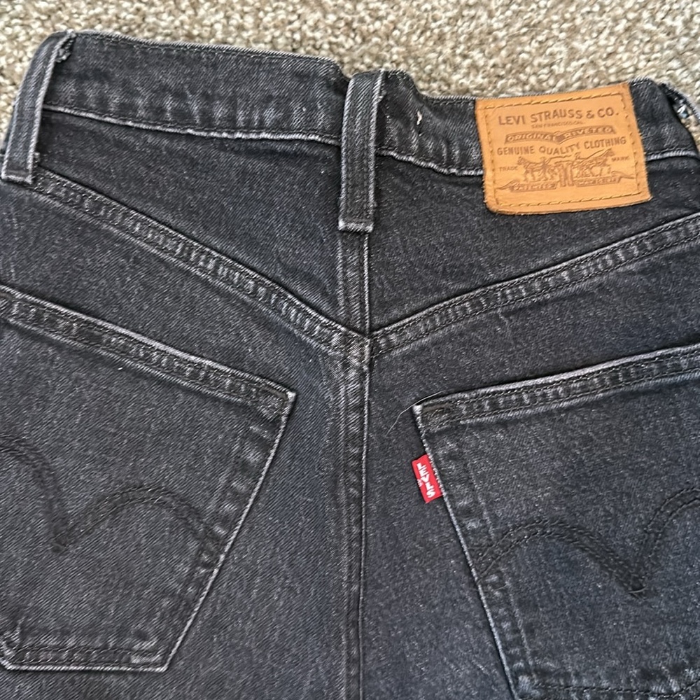 Levi’s Ribcage Straight Jeans - Picture 6 of 6